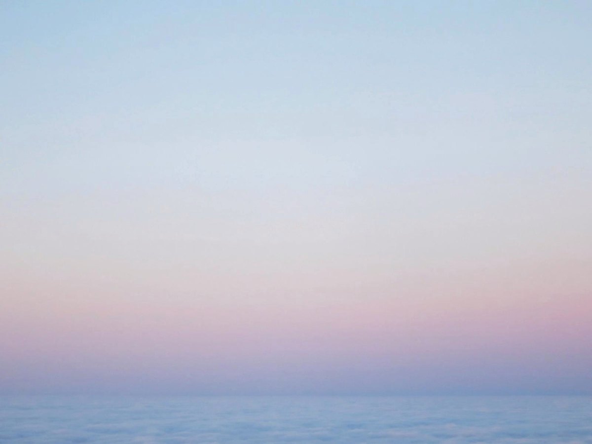 Mer et ciel qui se confondent à l'horizon